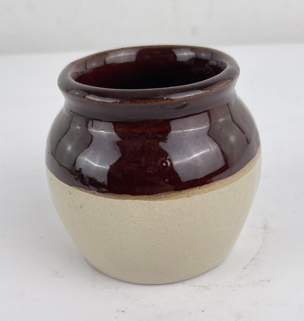 Stoneware Friends Brick Oven Baked Beans Pot