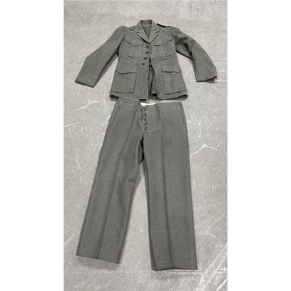 WW2 Named USMC Marine Corps Uniform Green