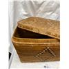 Image 2 : Large Early Native Woven Basket 18 x 12 x 12"