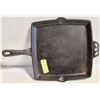 Image 1 : VINTAGE SQUARE LARGE CAST IRON PAN ESTATE