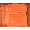 Image 1 : SET OF 2 POTTERY BARN PLUSH BATH TOWELS -