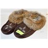 Image 1 : MENS BROWN WITH FUR MOCCASINS SIZE 13