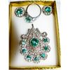 Image 1 : VINTAGE EMERALD JEWELRY SET