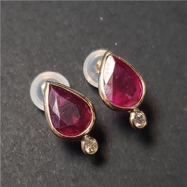 BZ802-32 14K  RUBY(2.9CT) DIAMOND(0.1CT) EARRINGS