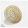 Image 1 : GOLD TONED FILIGREE BROOCH