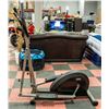 Image 1 : ELLIPTICAL TRAINER W/PULSE GRIP