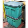 Image 1 : 2 RUBBERMAID STORAGE TOTES WITH LIDS