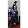 Image 1 : OILERS CRAIG SIMSPSON GOLF BAG & MIXED GOLF CLUBS