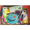 Image 1 : FLAT FULL OF ARTS & CRAFTS ACTIVITIES &