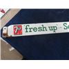 Image 3 : Vintage Porc 7UP Door Bar