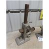 Image 2 : 2 Alum. 15 Ton Building Jacks - 1 is Duff, 1 is SImplex