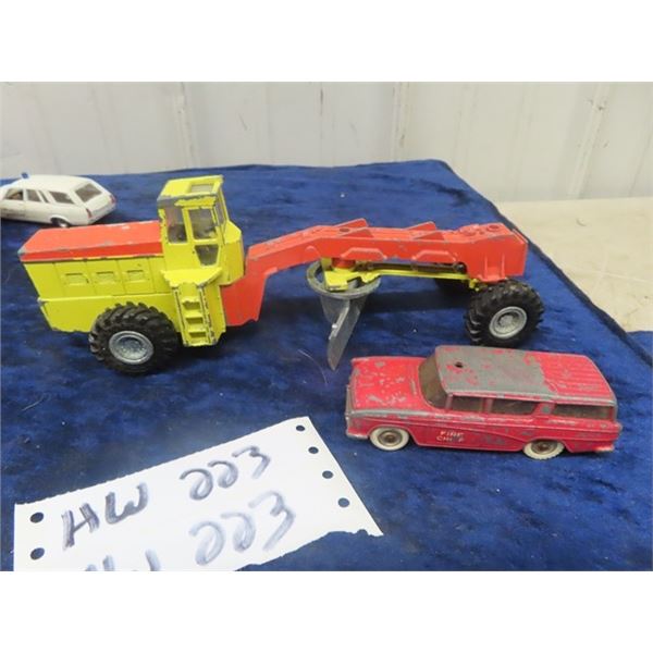 Dinky Toys-  Road Grader & NAsh Car