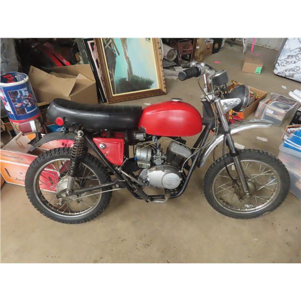 1971 Chaparral 90 CC Dirt Bike - Running Condition