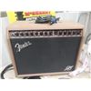 Image 2 : Fender Amp Accoustic Mdl 100, w 2 Mic, Wire & Stand