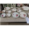 Image 1 : 88 Royal Wessex/Swinnertons China Set Anniversary Rose Print