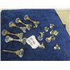 Image 1 : 5 Antique Glass Door Knob Sets and 1 Single Knob Also 10 Glass Cabinet Door Knobs