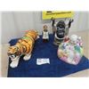 Image 1 : Vintage Asian Lot, Buddha's 1 Sparkle Plenty Laundry Bottle & 24 Porc Tiger, Maker Arnel's (1977)