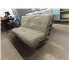 Image 2 : (DG) Futon