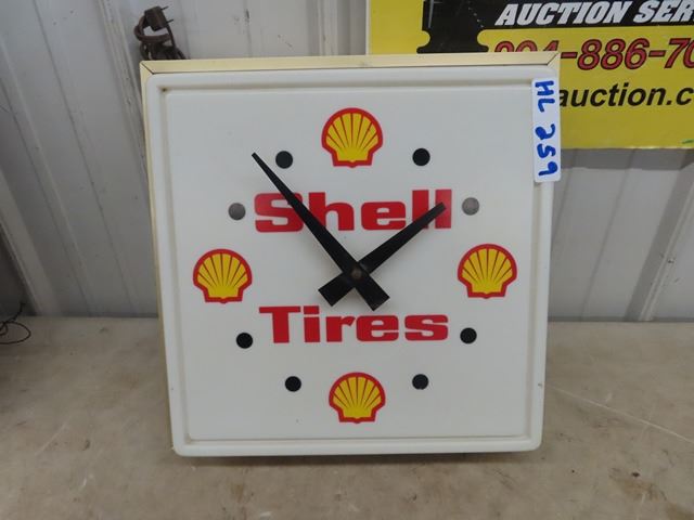 (hl) Vintage Shell Light Up Clock- Working 16