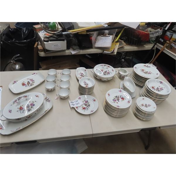75 Pc Czechloslavia China Place Setting