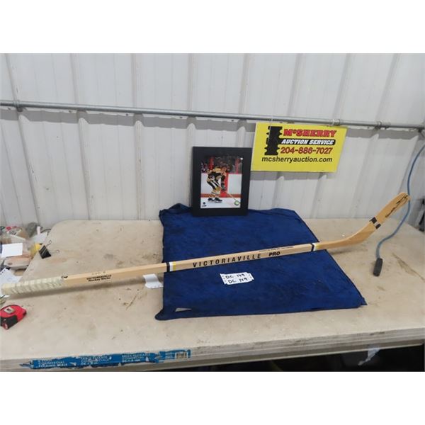 Bobby Orr Autographed Hockey Stick w Official Sticker & Photo w Stick