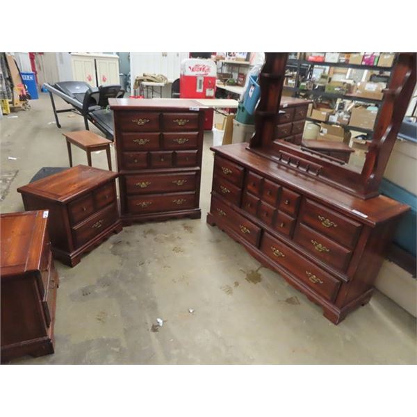 4 Pc Pipe Bedroom Suite, Dresser & Mirror 32" x 63" x 17" Plus Mirror 39" x 48"