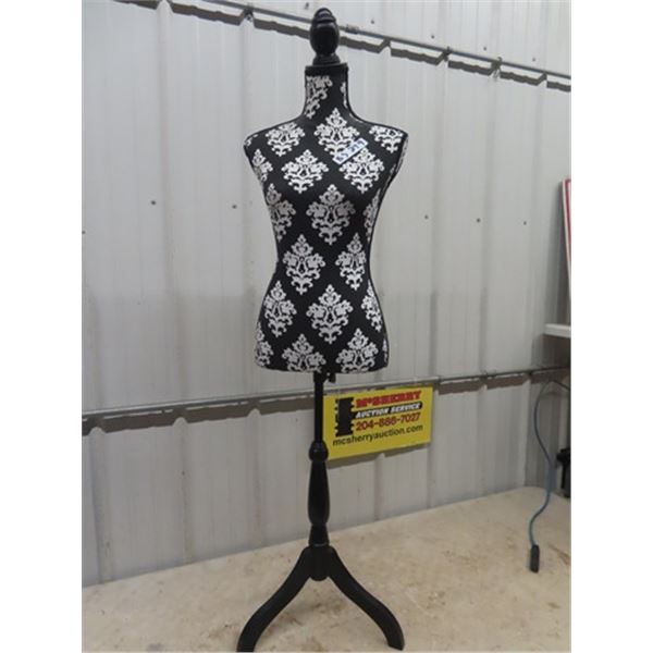 Seamstress Sewing Mannequin 58" Tall