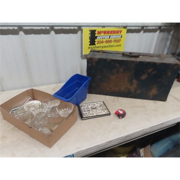 Hard Suitcase, Glasses, Metal Print Letters