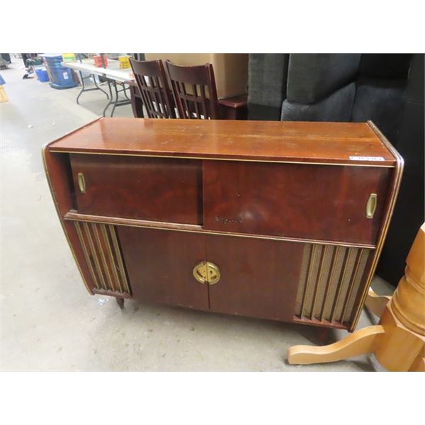 Cabinet Radio/Record Player
