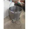 Image 3 : Metal Tool Stand & Stainless Steel Pail w/ Casters