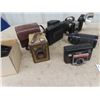 Image 3 : Camera Brownie Model F, Brownie Hawk Eye, Folding Camera & Lens 620 Auto Image