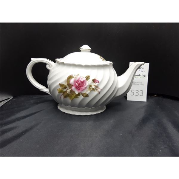 Royal Park Teapot Cat A