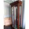 Image 3 : Curio Cabinet Cat C