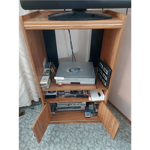 Magnasonic DVD/VCR dual deck incl A/V cables; Panasonic radio/cassette player; Panasonic turntable, 