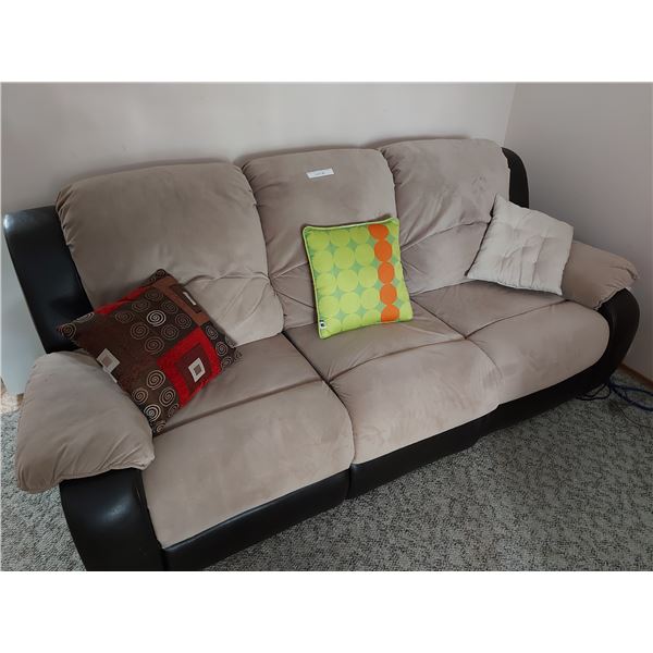 3 seater couch with pillows