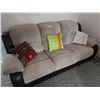 Image 1 : 3 seater couch with pillows