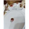 Image 3 : Old Country Roses Royal Albert bone china - huge collection incl. 2 teapots, gravy boat, serving pla