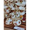 Image 5 : Old Country Roses Royal Albert bone china - huge collection incl. 2 teapots, gravy boat, serving pla