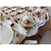 Image 6 : Old Country Roses Royal Albert bone china - huge collection incl. 2 teapots, gravy boat, serving pla