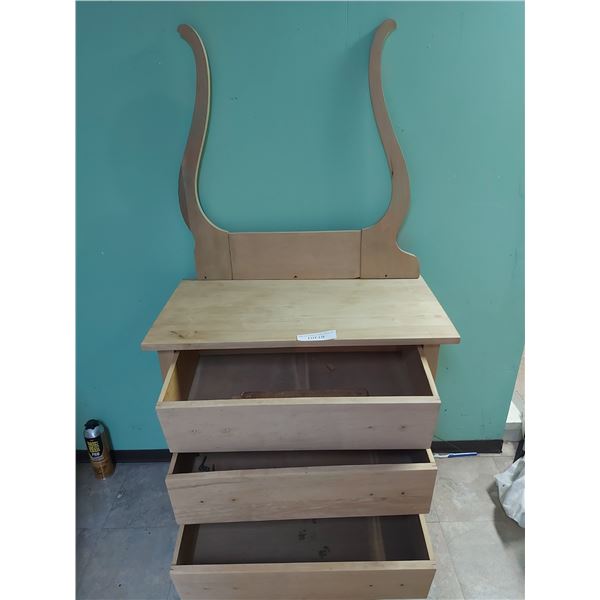 3 drawer wooden dresser - needs handles