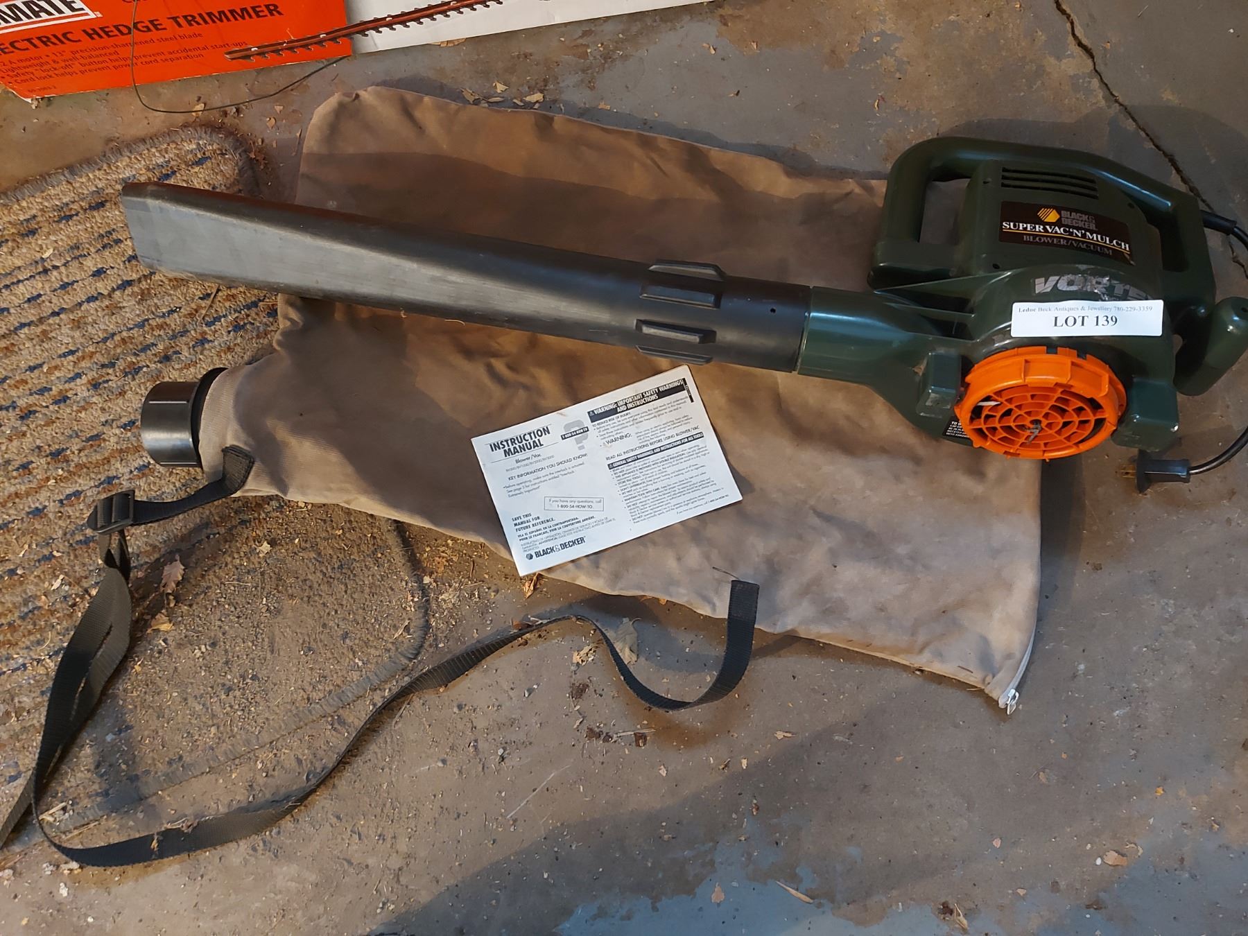 Black & Decker Super Vac 'n Mulch blower/vacuum with bag
