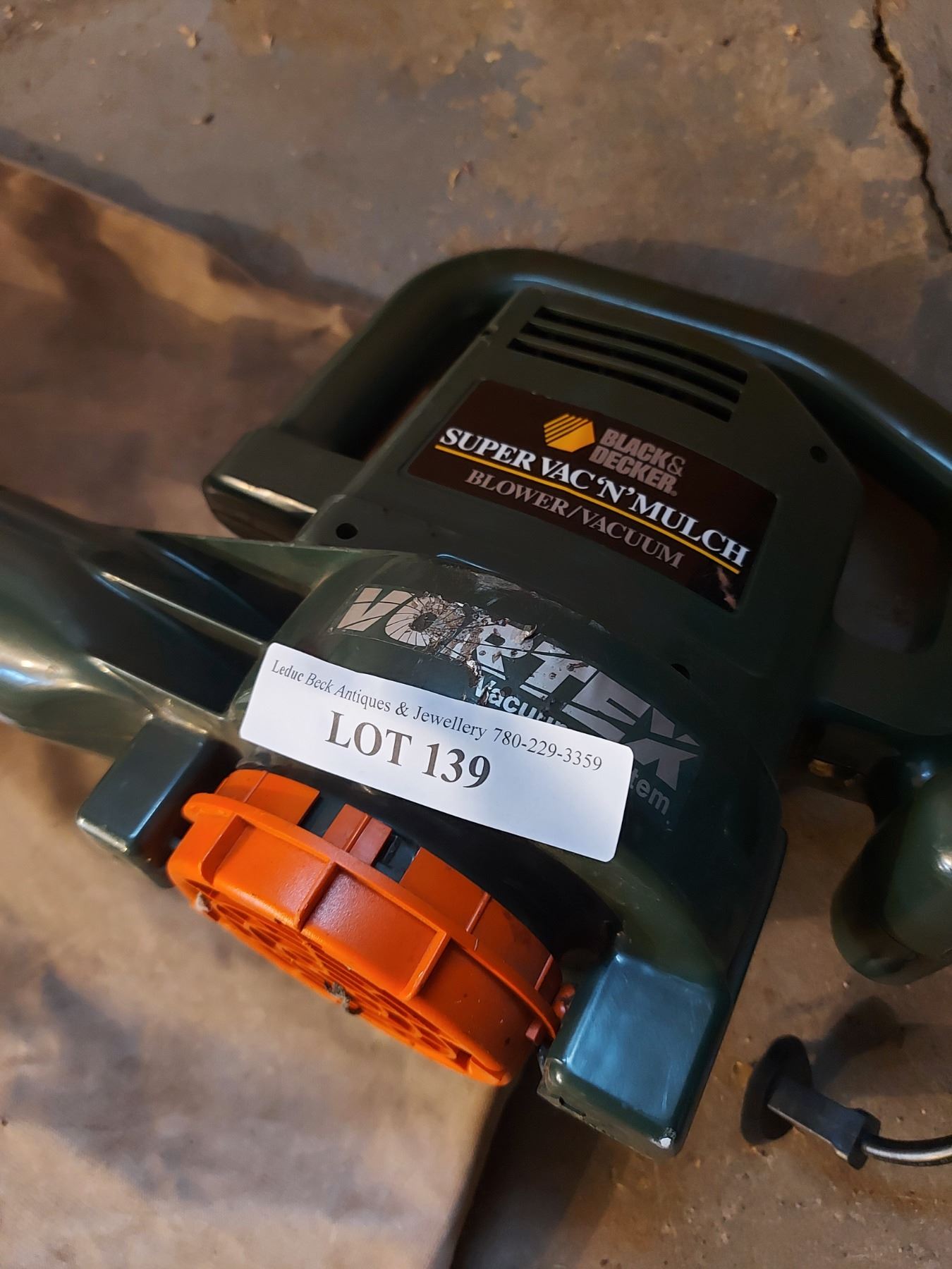 Black & Decker Super Vac 'n Mulch blower/vacuum with bag