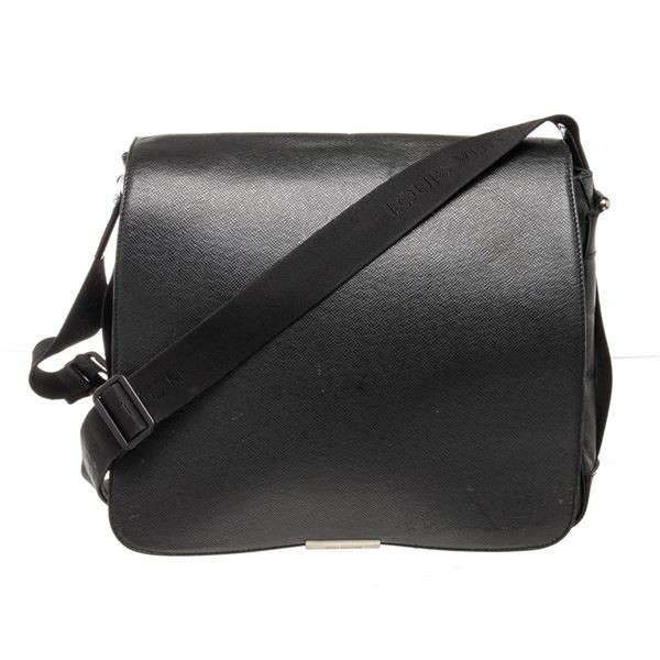 Louis Vuitton Black Taiga Leather Victor Messenger Bag