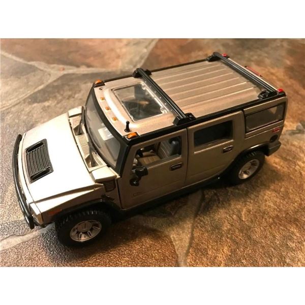 Maisto Die Cast Scale Model Hummer H2