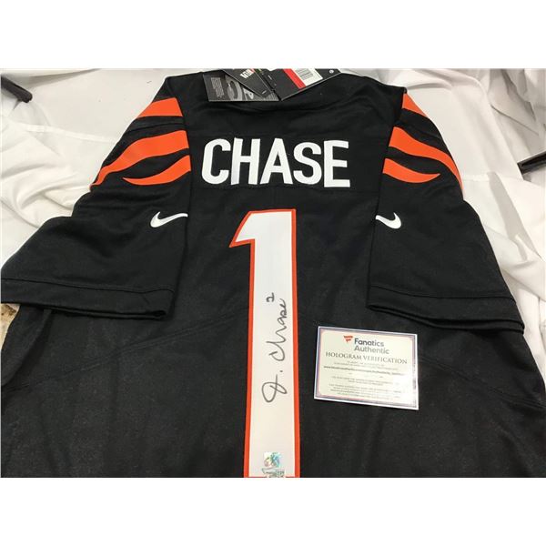 JA'MARR CHASE SIGNED BENGALS JERSEY (FANATICS COA)