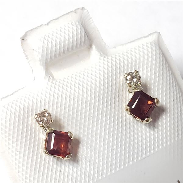 10K  GARNET(0.44CT) DIAMOND(0.06CT) EARRINGS