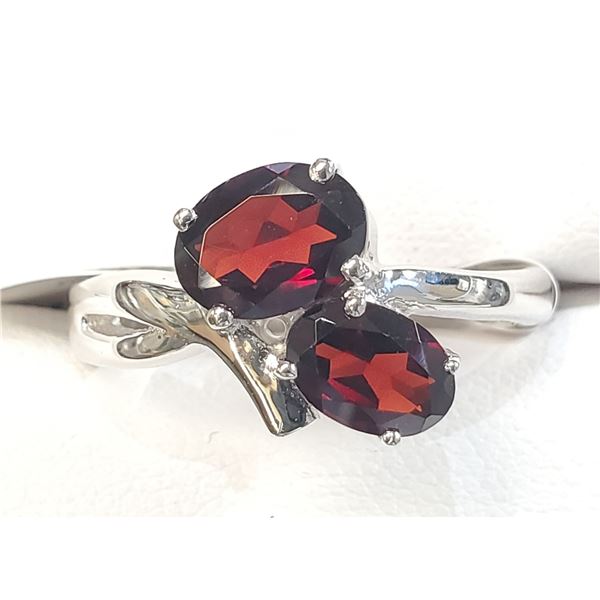 SILVER GARNET(2.1CT) RING SIZE 8