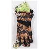 Image 1 : NEW PAIR OF CAMO WINTER GLOVES