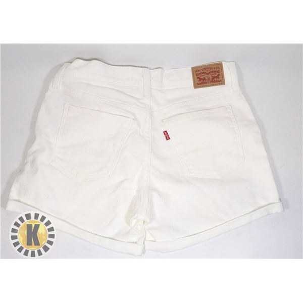 WOMENS LEVI'S  MID LENGTH SIZE 27 WHITE SHORTS