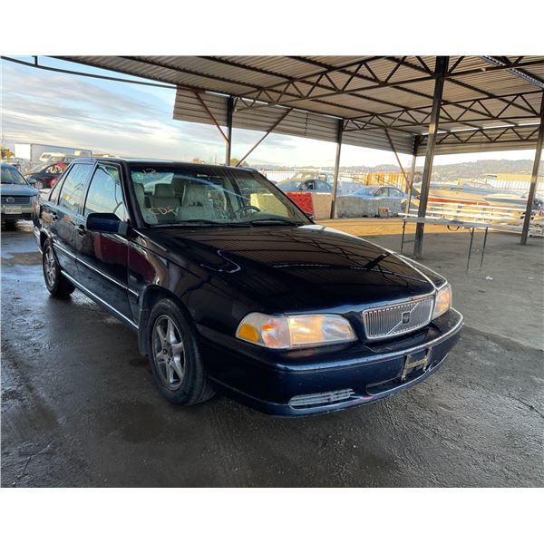 1998	Volvo	S70